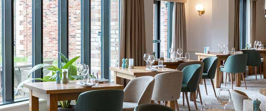 voco Oxford Thames - Restaurant Tables